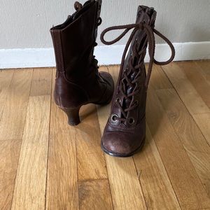 Steve Madden Vintage Brown leather lace up boots size 8.5